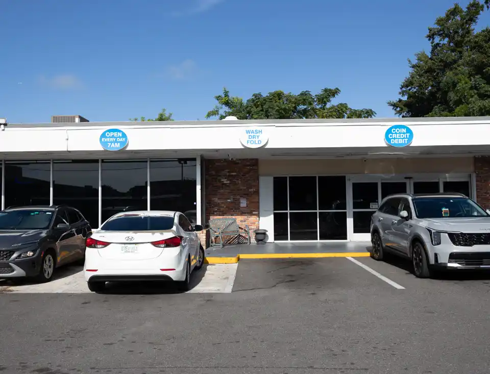 Crystal Clean Laundromat 70434