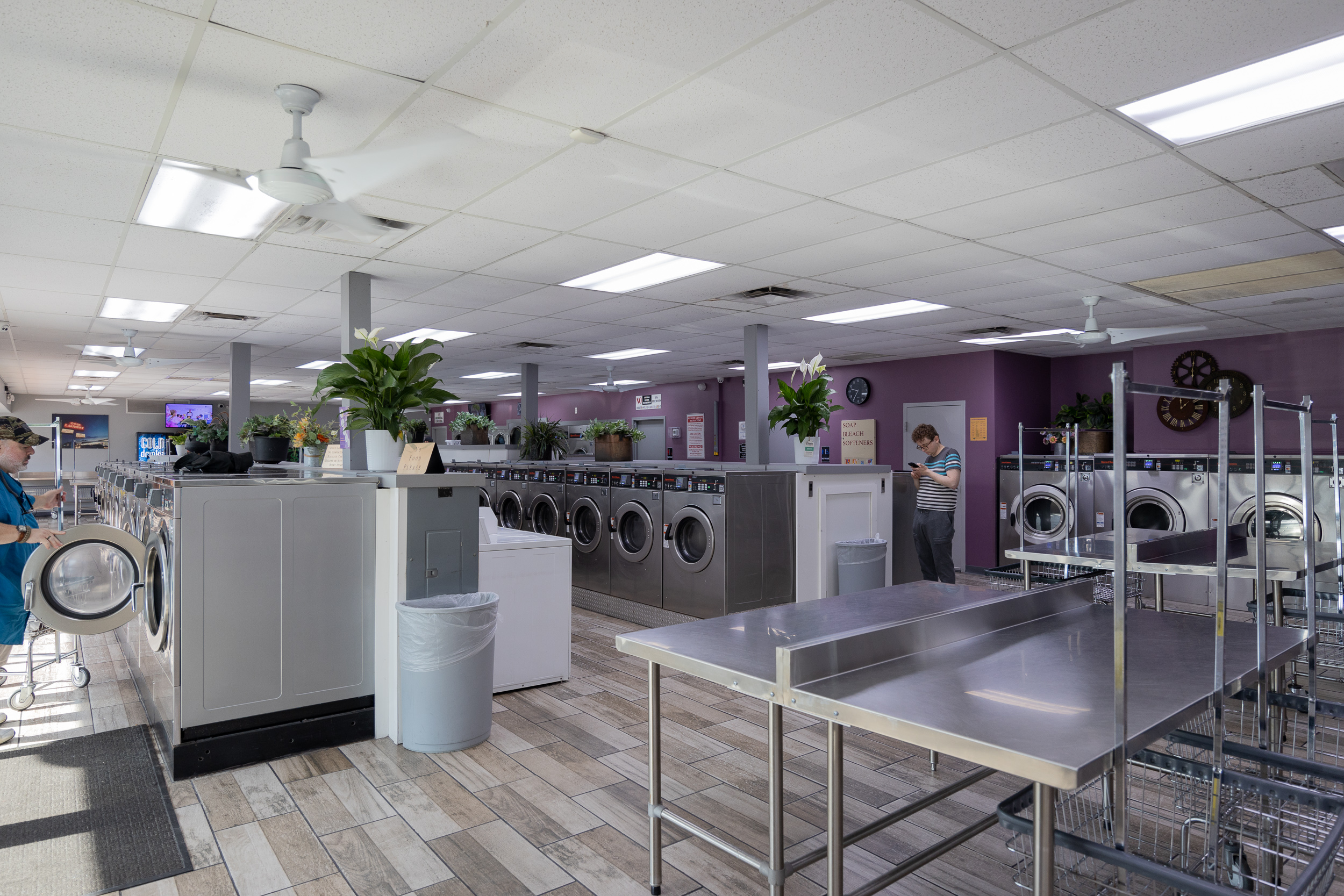 Crystal Clean Laundromat 70450